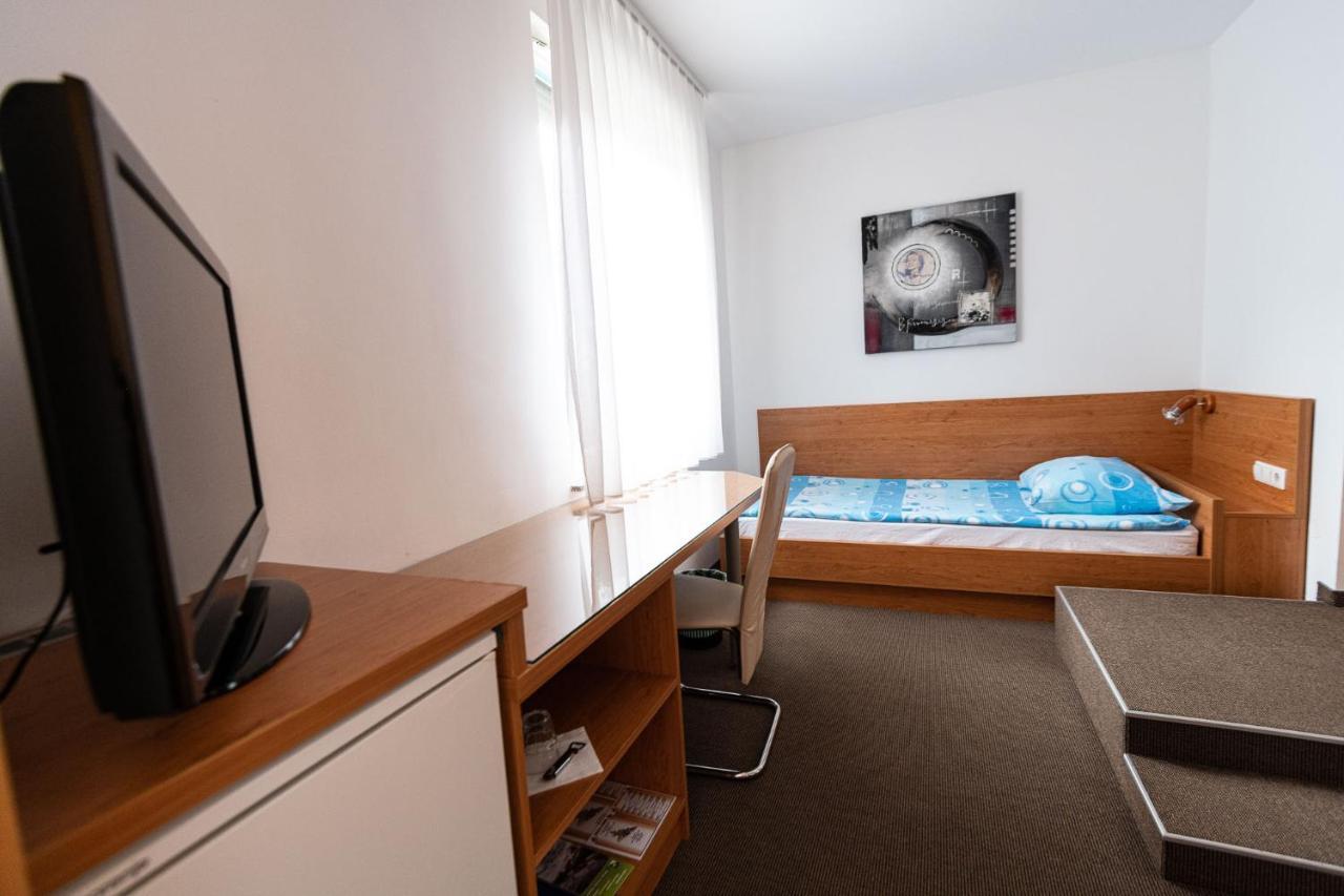 Apartmaji In Sobe Ramar Hotel Straza Bagian luar foto