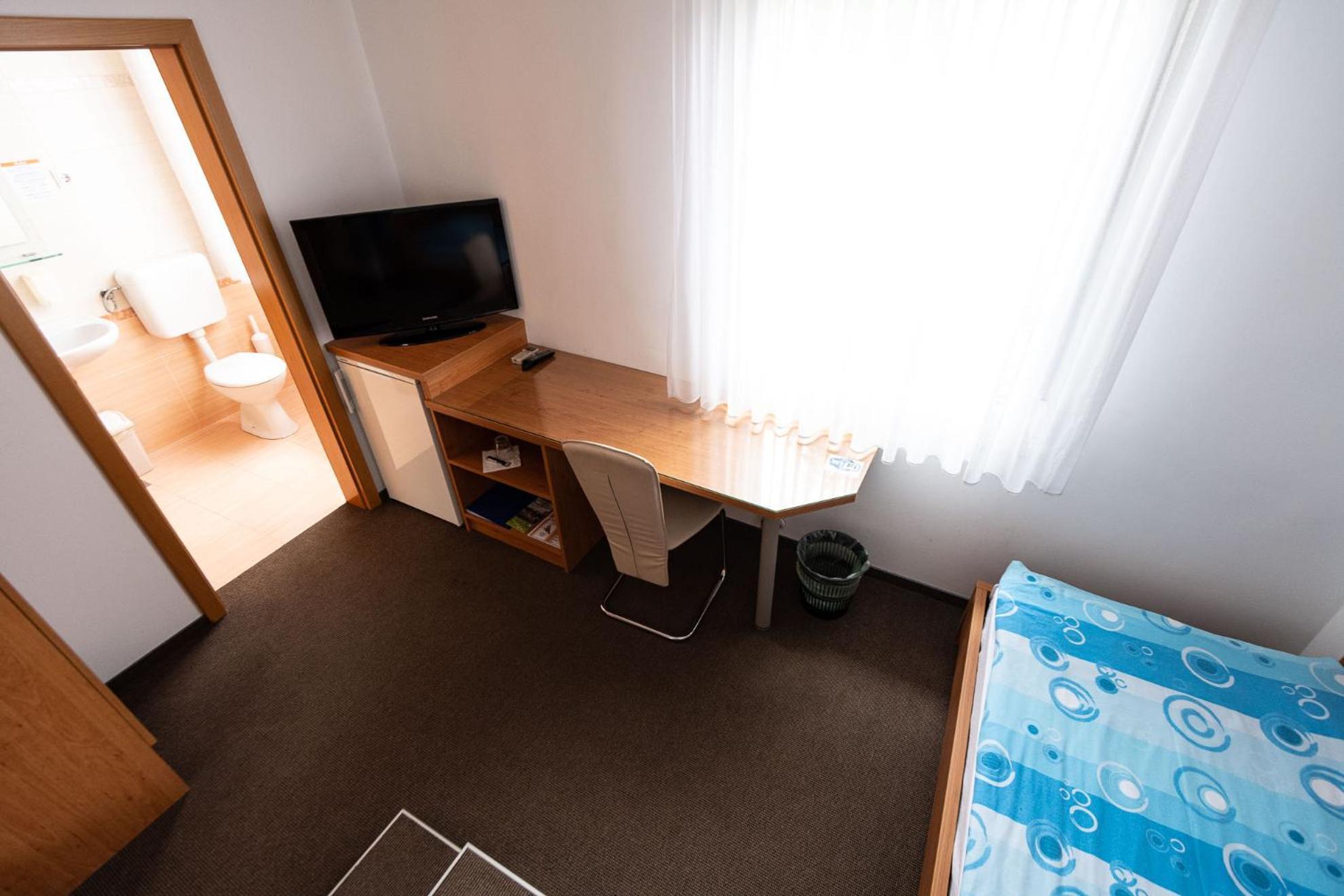 Apartmaji In Sobe Ramar Hotel Straza Bagian luar foto