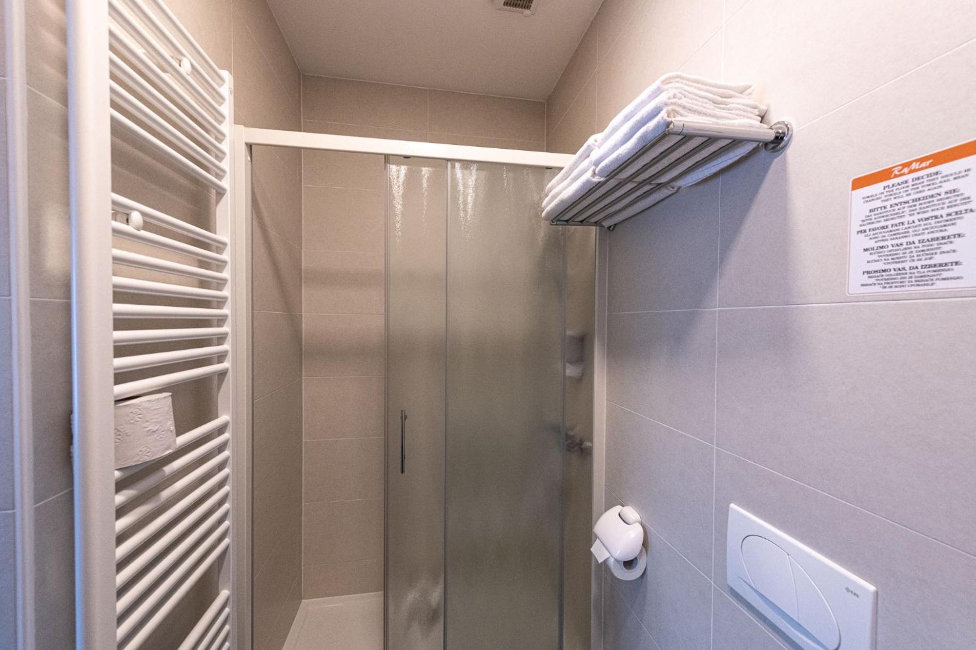 Apartmaji In Sobe Ramar Straza Bagian luar foto