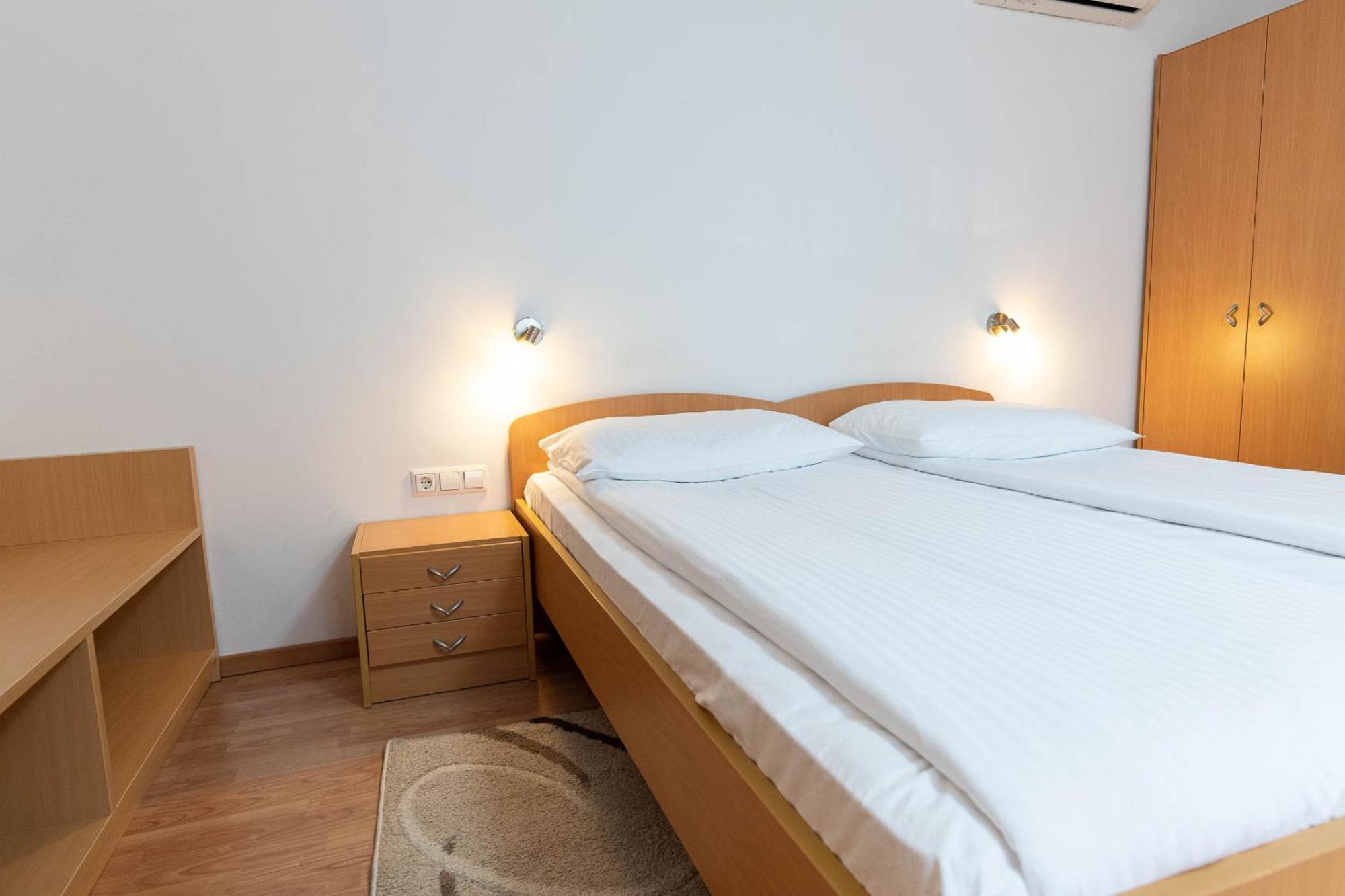 Apartmaji In Sobe Ramar Straza Bagian luar foto