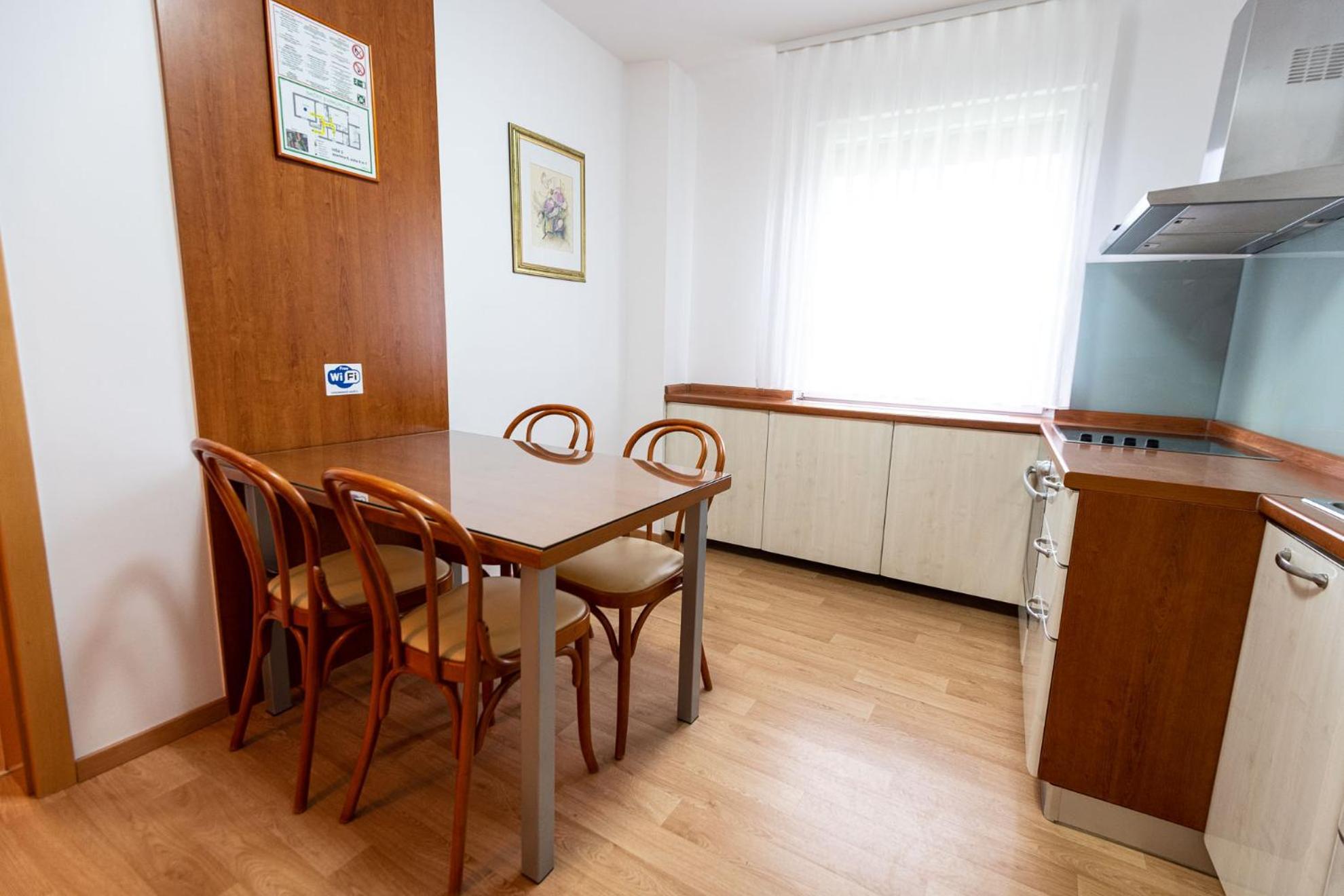 Apartmaji In Sobe Ramar Hotel Straza Bagian luar foto