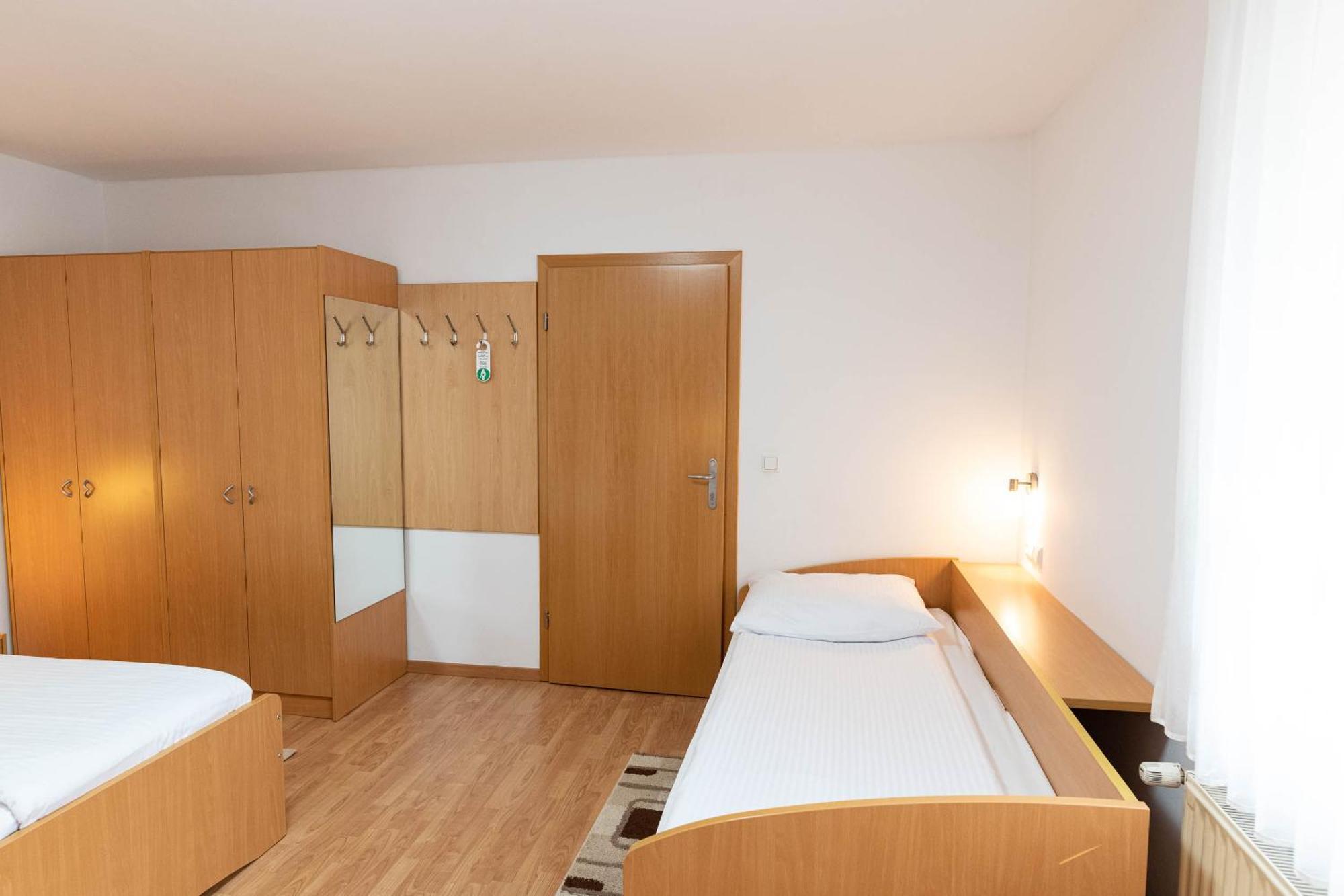 Apartmaji In Sobe Ramar Hotel Straza Bagian luar foto