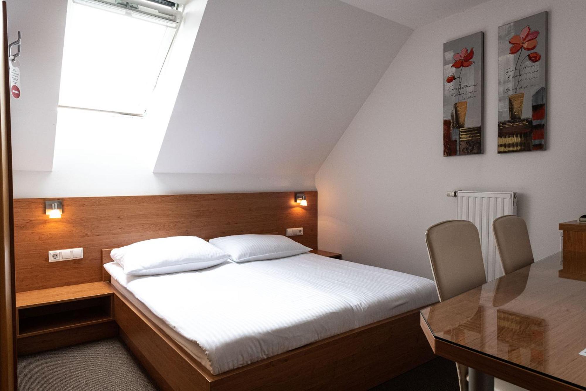 Apartmaji In Sobe Ramar Straza Bagian luar foto