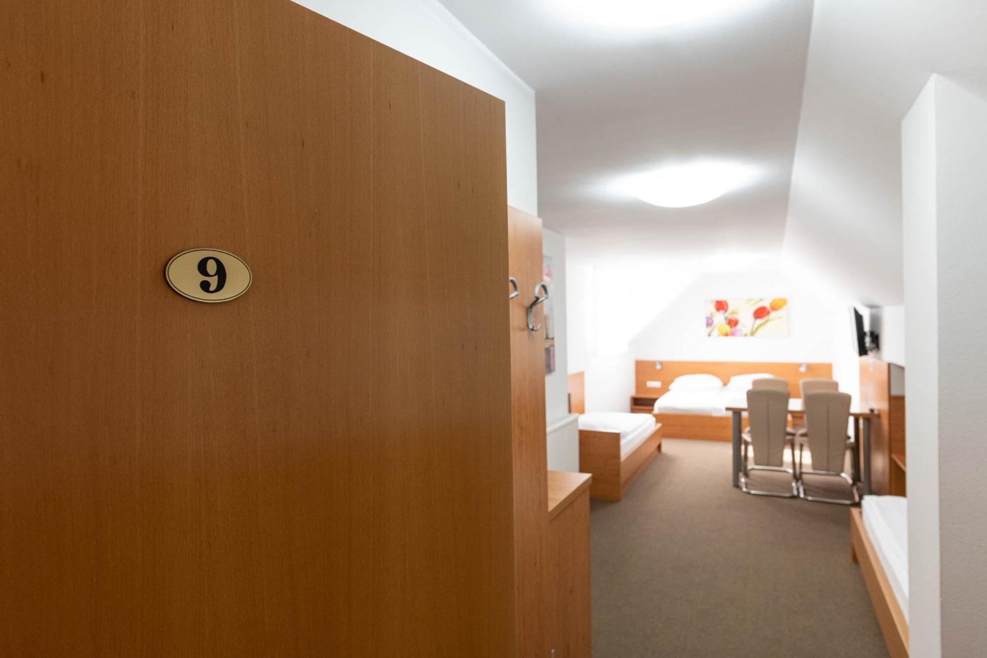 Apartmaji In Sobe Ramar Hotel Straza Bagian luar foto