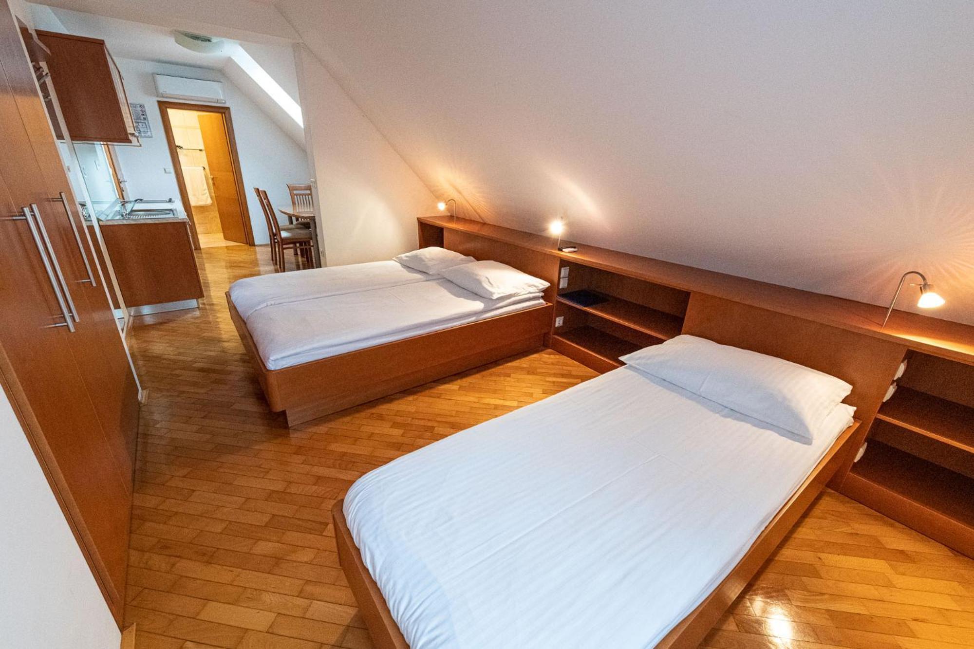 Apartmaji In Sobe Ramar Hotel Straza Bagian luar foto