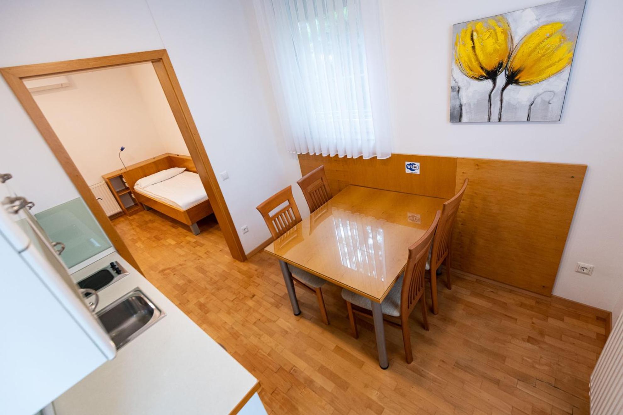 Apartmaji In Sobe Ramar Hotel Straza Bagian luar foto